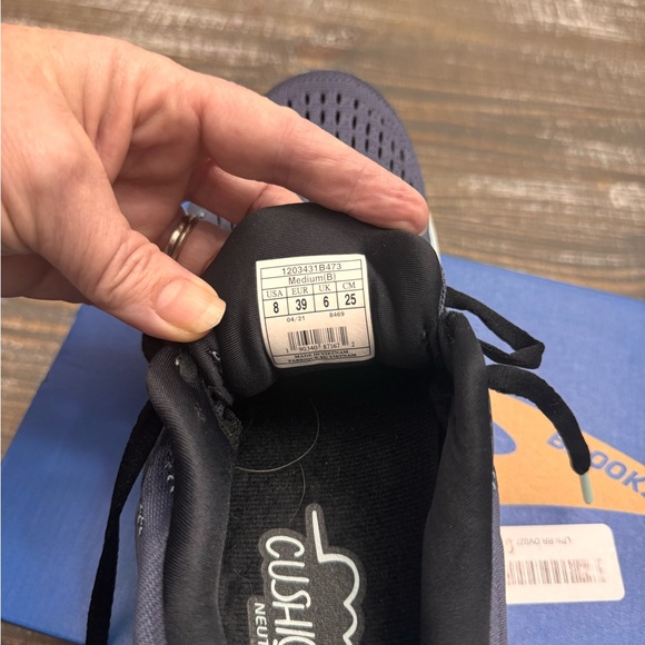 Brooks Glycerin 19 size 8 - Picture 5 of 5